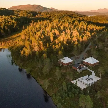 In Stunning Surroundings * Kjerrvika