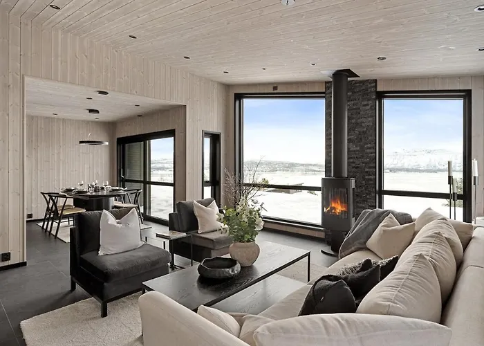 In Stunning Surroundings 度假居 Kjerrvika